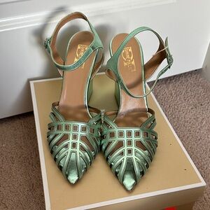 Divine Follie Italian Elegant Green Strappy Women's Heels Size EU40 US9-9.5